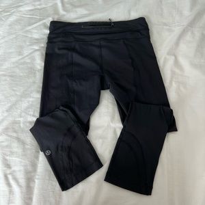 Lululemon cropped (21”) black leggings with breathable blk mesh on lower leg